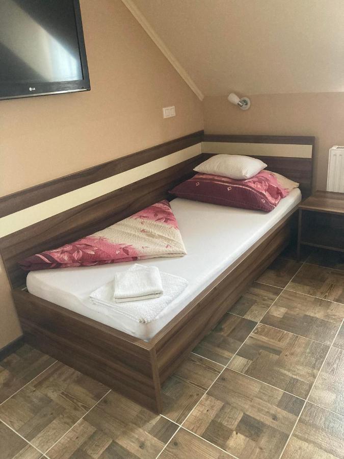Borostyan Panzio Balatonfuered B&B 외부 사진