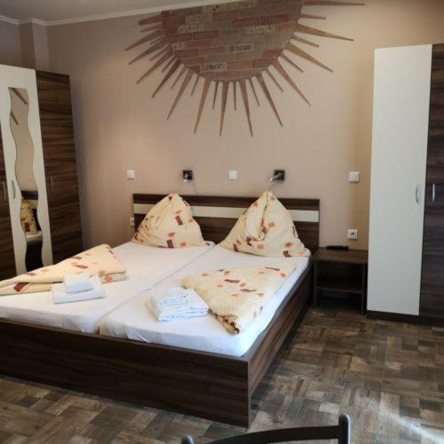 Borostyan Panzio Balatonfuered B&B 외부 사진
