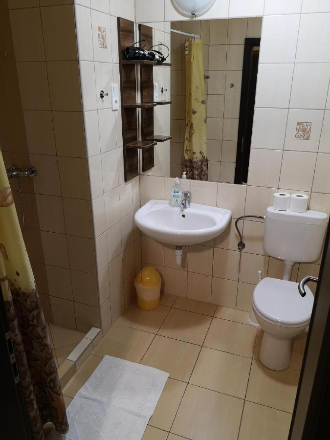 Borostyan Panzio Balatonfuered B&B 외부 사진