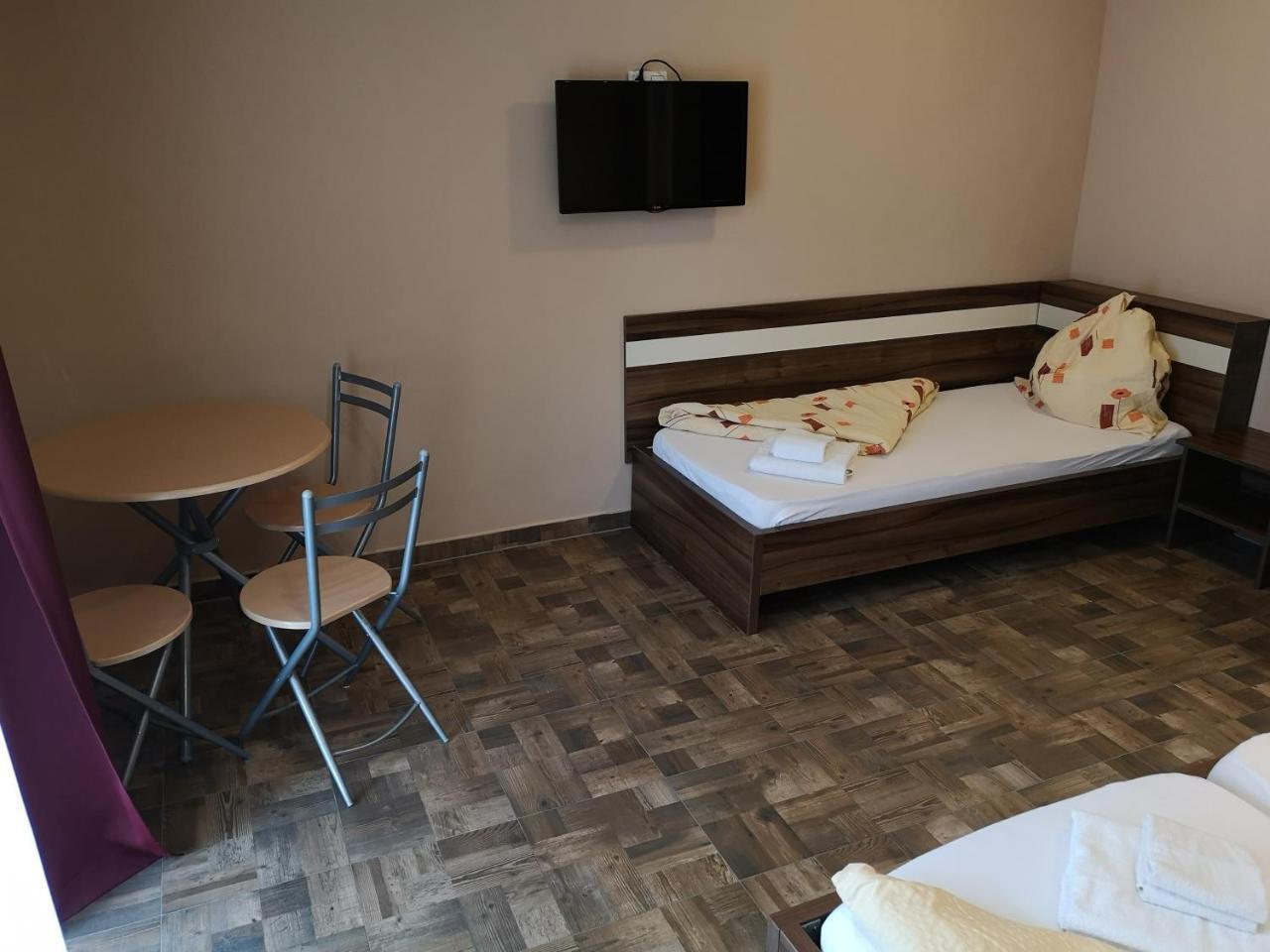 Borostyan Panzio Balatonfuered B&B 외부 사진