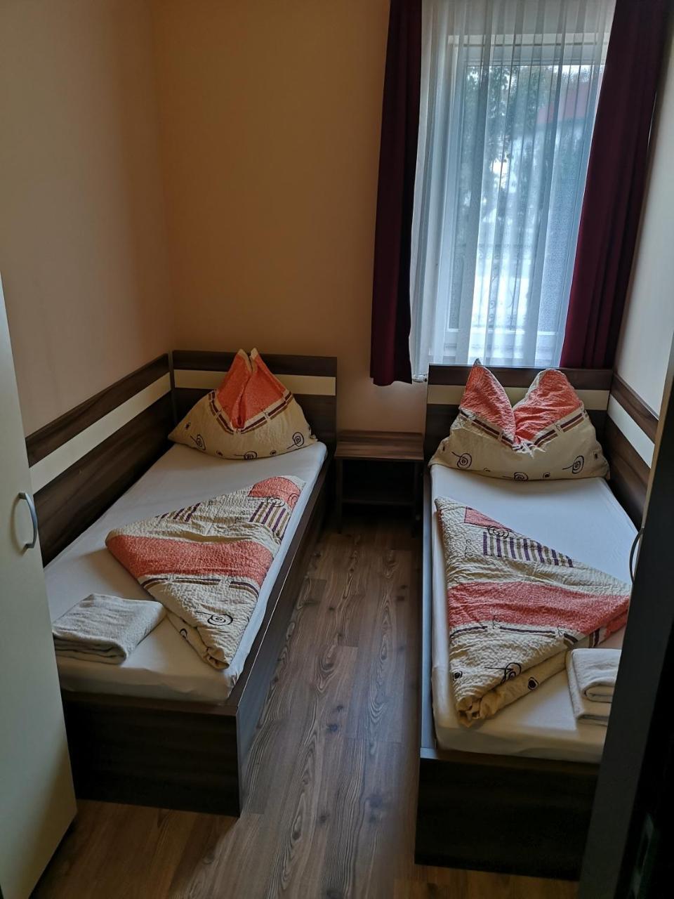 Borostyan Panzio Balatonfuered B&B 외부 사진