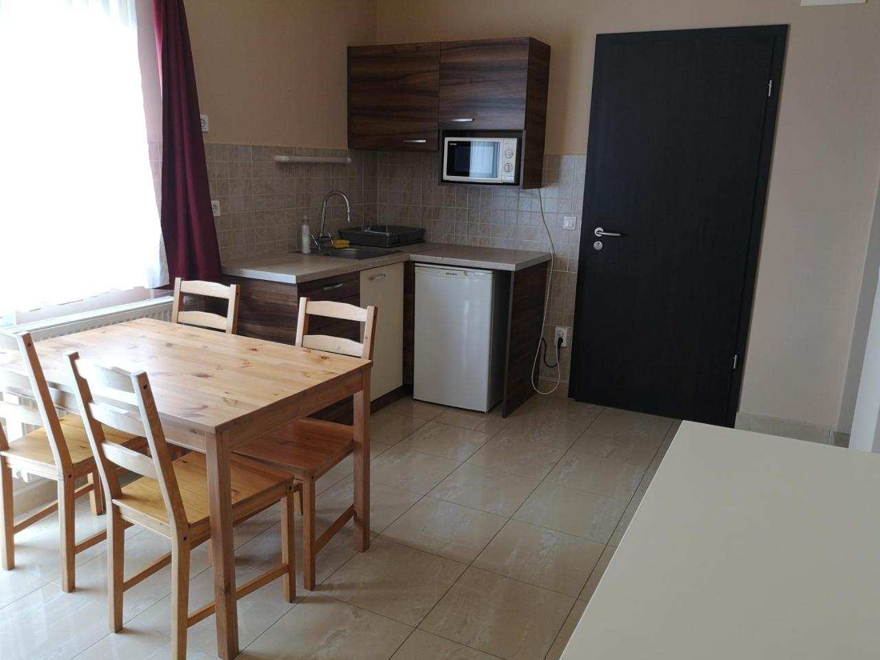 Borostyan Panzio Balatonfuered B&B 외부 사진