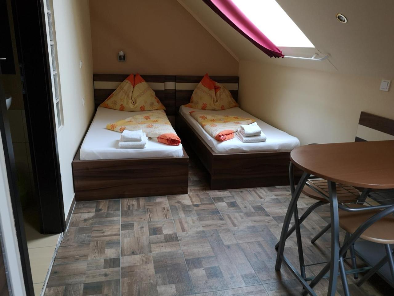 Borostyan Panzio Balatonfuered B&B 외부 사진