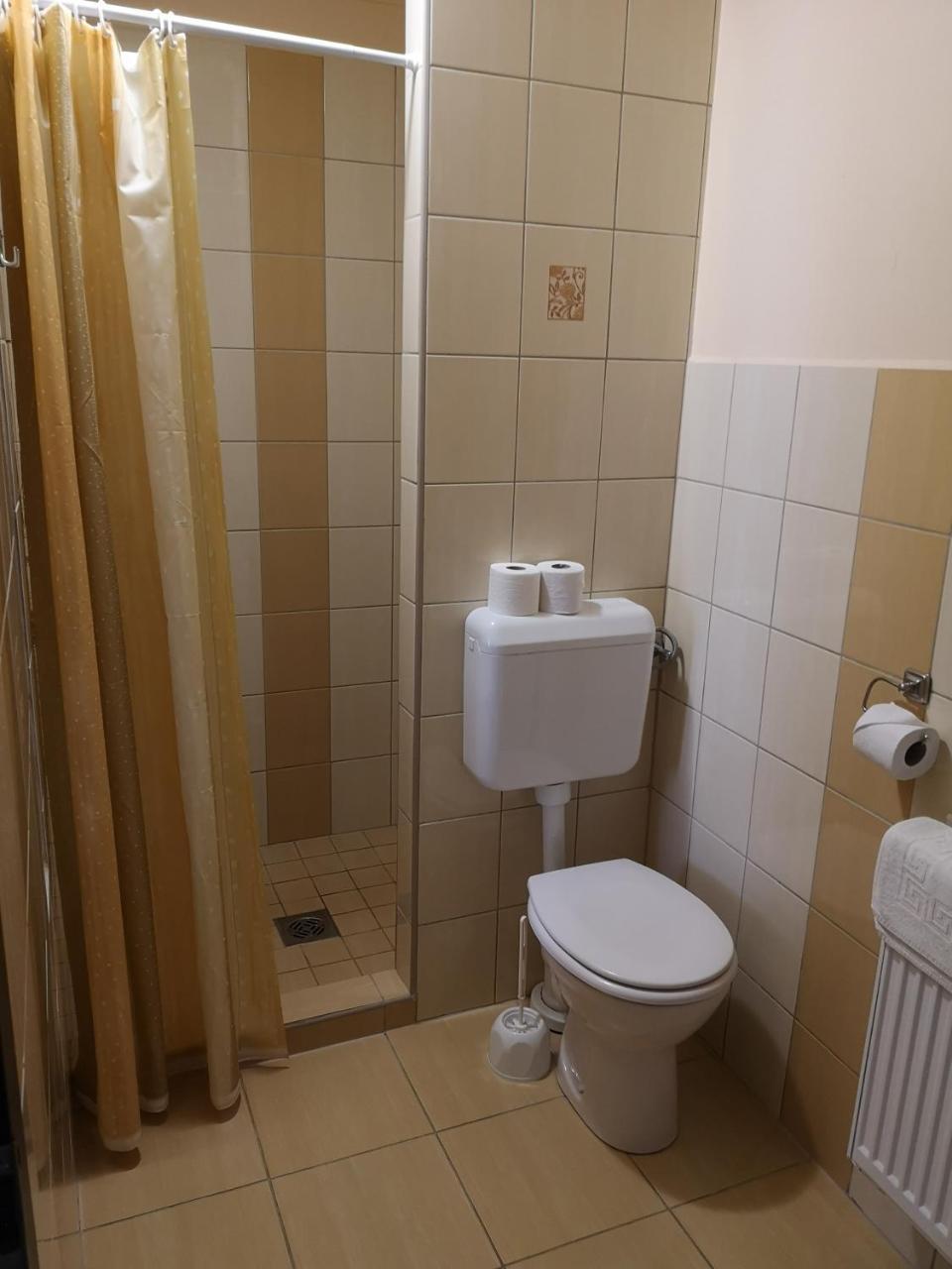Borostyan Panzio Balatonfuered B&B 외부 사진