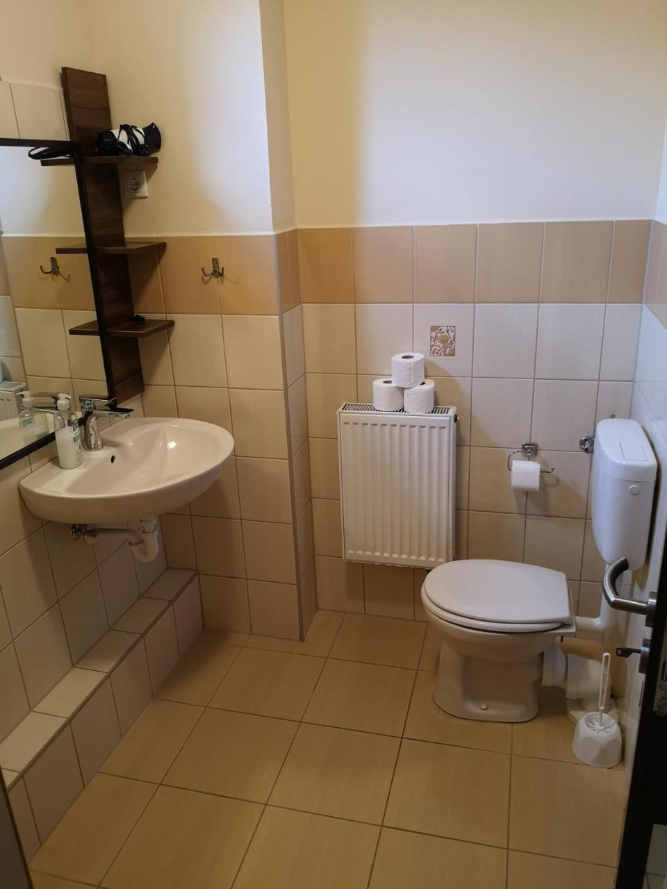 Borostyan Panzio Balatonfuered B&B 외부 사진